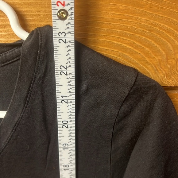 Cuyana shirt women’s XS Pima cotton V-Neck short sleeve summer lightweight soft - Picture 6 of 7